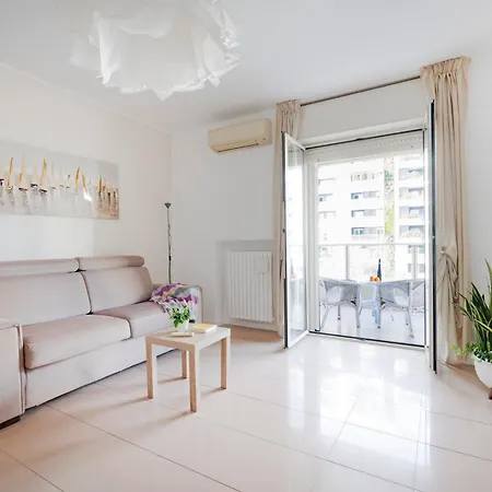 Apartamento Guesthost - Le Vele With Balcony