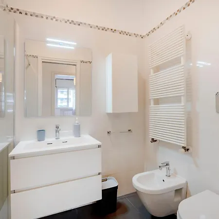 Guesthost - Le Vele With Balcony Apartment Bari