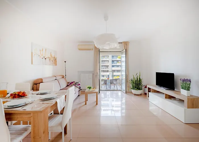 Apartment Guesthost - Le Vele With Balcony Bari